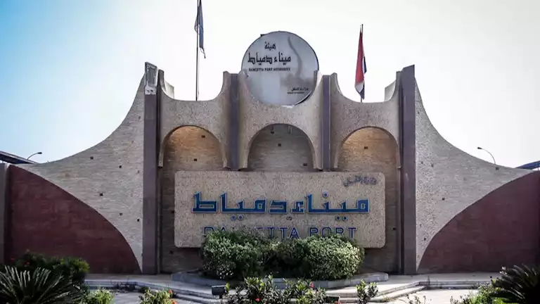 هيئة ميناء دمياط تُصدر قرارًا جديدًا بشأن شاحنات النقل.. التطبيق بداية