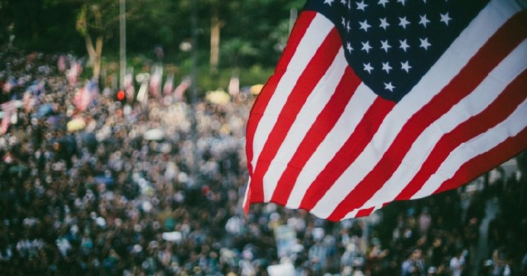 النائبة مارجوري تايلور جرين تزيد من التعرض للبيتكوين أثناء انخفاض السوق