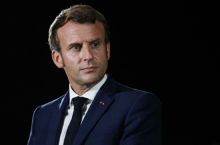 ماكرون يدق ناقوس الخطر بشأن تحرير العملات المشفرة في الولايات المتحدة