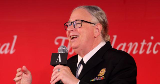 HHS تغير اسم صورة المتحولة جنسياً راشيل ليفين لتتناسب مع “الواقع البيولوجي”