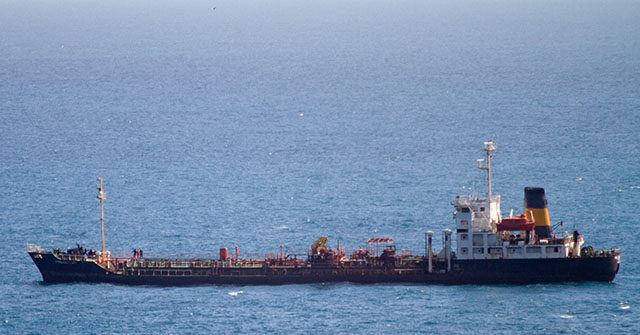 الولايات المتحدة تستولي على ناقلة نفط متجهة إلى كوبا قبالة الساحل الفنزويلي