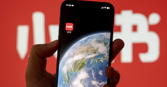 تايوان تحظر تطبيق “الكتاب الأحمر الصغير” التابع للصين الشيوعية بتهمة الاحتيال في التسوق عبر الإنترنت