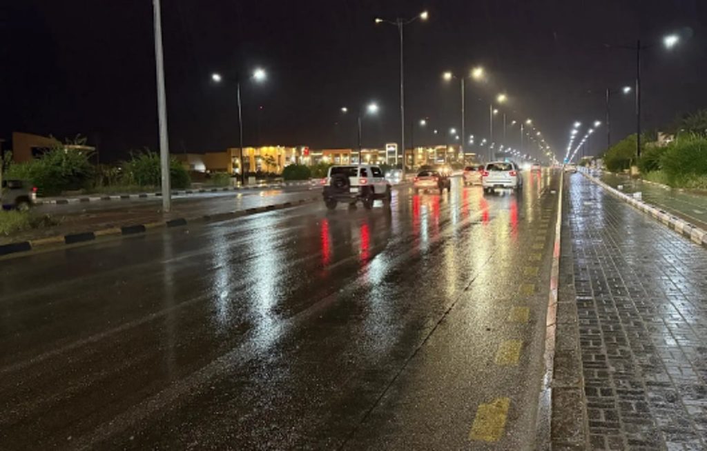 هطول أمطار خفيفة إلى متوسطة على منطقة الجوف ومدينة عرعر