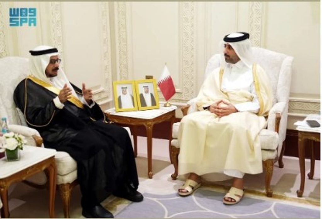 الأمين العام لمجلس الشورى يبحث تطوير العمل البرلماني المشترك مع نظيره البحريني