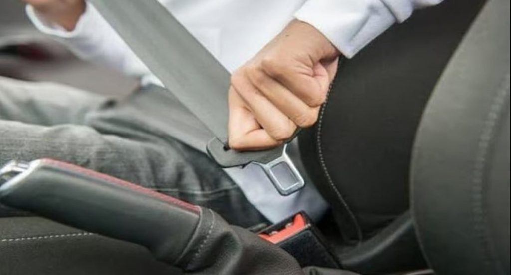 4 حالات تحتم تخفيف السرعة أو إيقاف المركبة.. تعرّف عليها