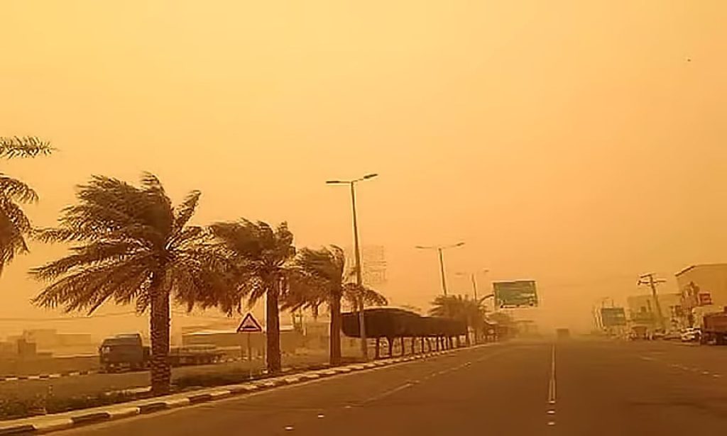 «الأرصاد»: رياح شديدة السرعة على محافظتي جدة والليث