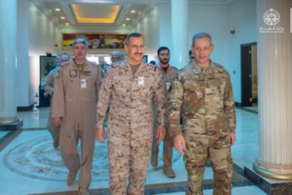 قائد القوات الجوية يبحث التعاون المشترك مع رئيس أركان القوات الجوية الأمريكية