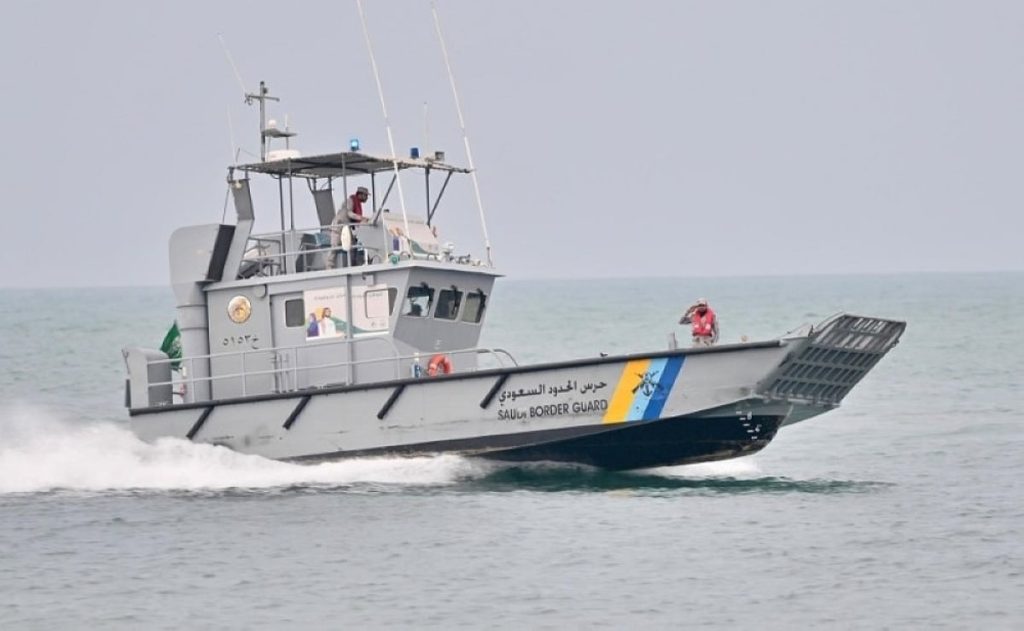 حرس الحدود بمكة المكرمة يضبط مقيمين من الجنسية البنجلاديشية مخالفين لمزاولة الأنشطة البحرية