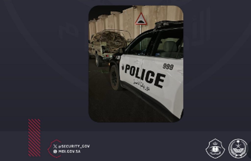 دوريات الأمن بالقصيم تضبط مواطنا بحوزته حطب محلي معروض للبيع