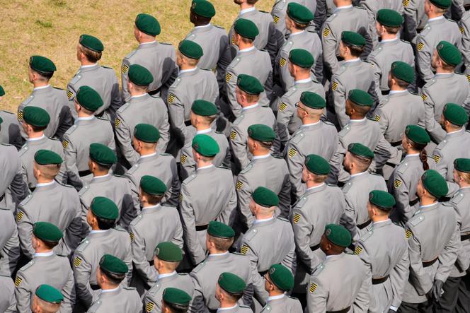 المجندون الجدد في الجيش يؤدون القسم أمام برلمان ولاية شمال الراين وستفاليا في دوسلدورف، ألمانيا، 4 سبتمبر 2025.