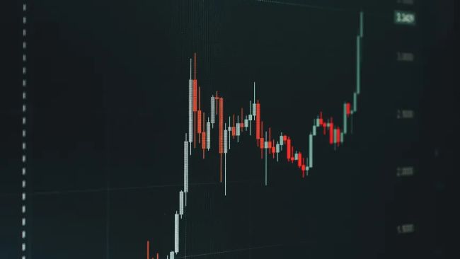 تعكس XRP اتجاه عام 2016 الذي أدى إلى انهيار بنسبة 69% قبل ارتفاع 110,000%