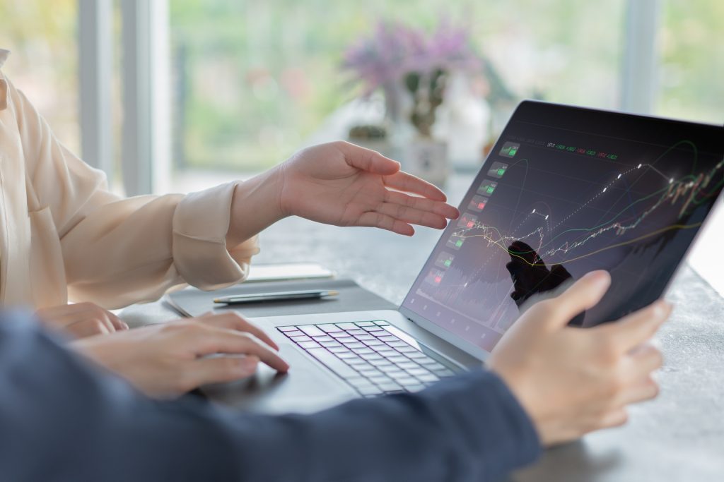 تعليق صندوق AMG River Road ذو القيمة الصغيرة والمتوسطة للربع الثالث من عام 2025 (صندوق مشترك: ARSMX)