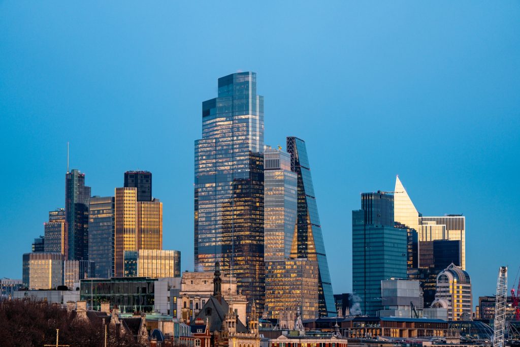 RLTY: الدخل الشهري، عائد 9٪ على العقارات الأساسية (NYSE:RLTY)