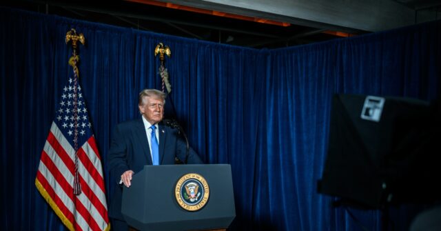 دونالد ترامب يلقي خطابًا في وقت الذروة إلى الأمة