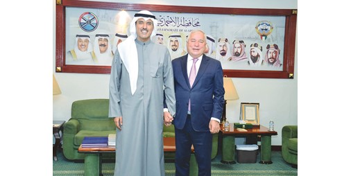 محافظ الأحمدي بحث تعزيز التعاون مع سفير طاجيكستان