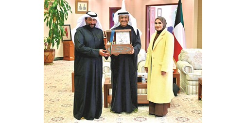 محافظ الجهراء بحث مع «توجيه التربية الفنية» تنظيم معرض «حبر»