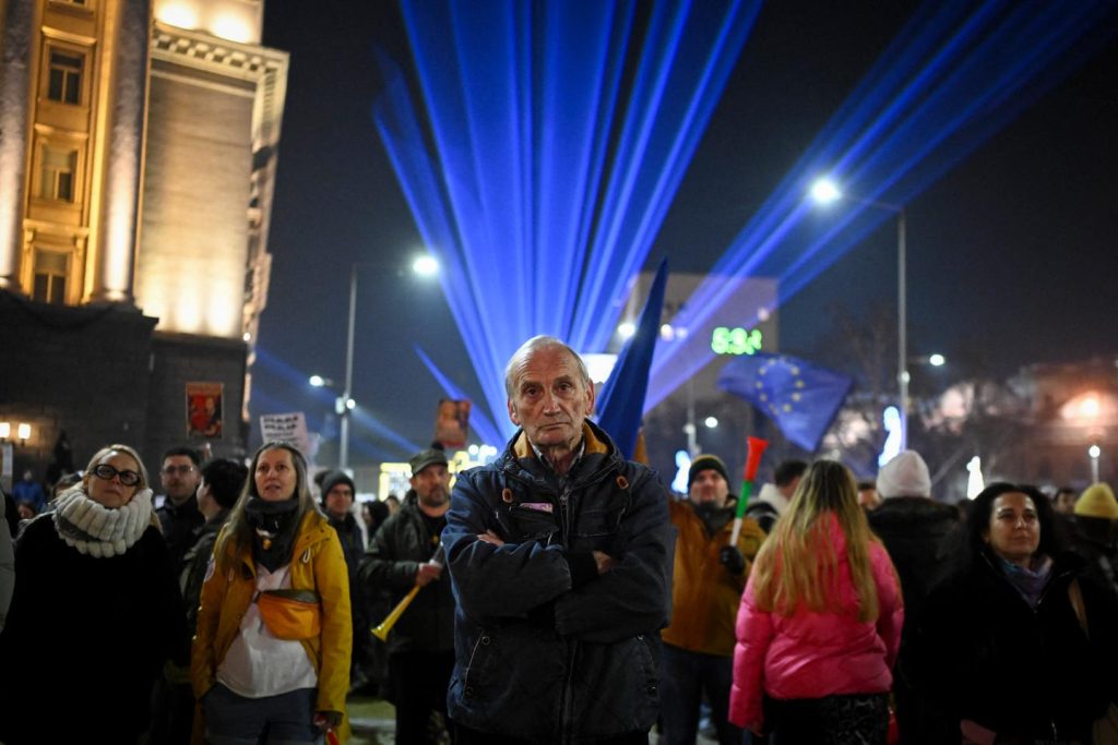 بعد انقسامهم وأزمة سياسية وبدون ميزانية، ينضم البلغار إلى اليورو