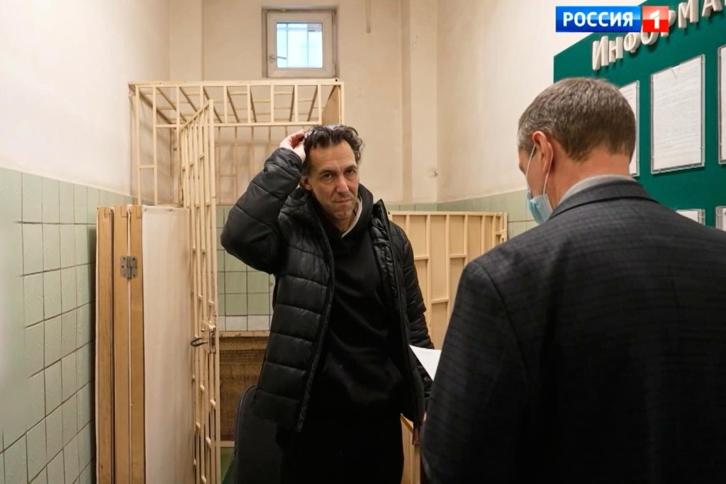 تم إطلاق سراح الباحث لوران فيناتييه، الرهينة الفعلي في المواجهة بين موسكو وباريس