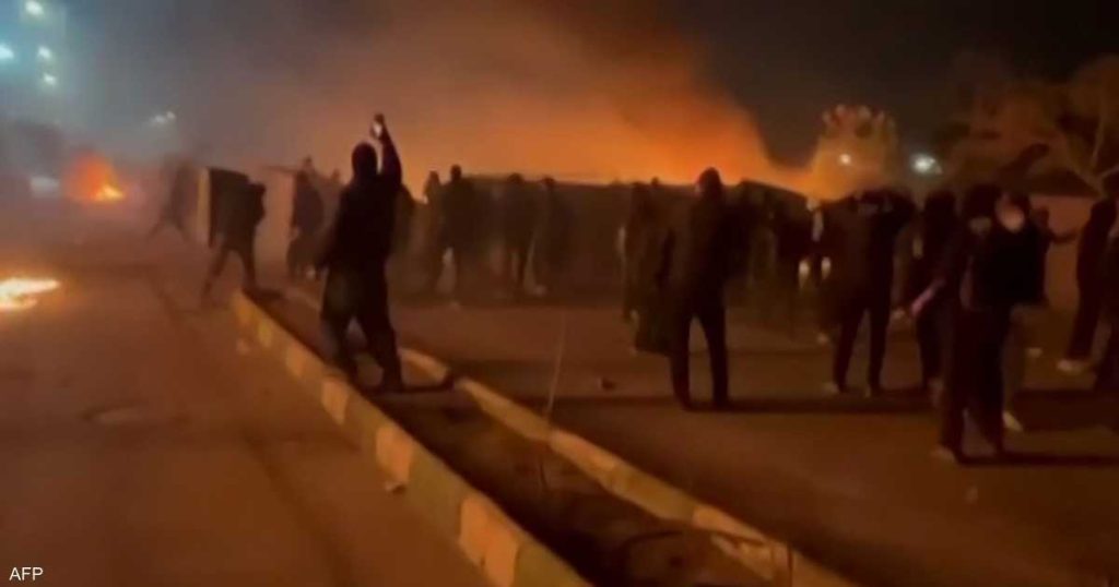 الولايات المتحدة تحثّ مواطنيها على مغادرة إيران “فورا”