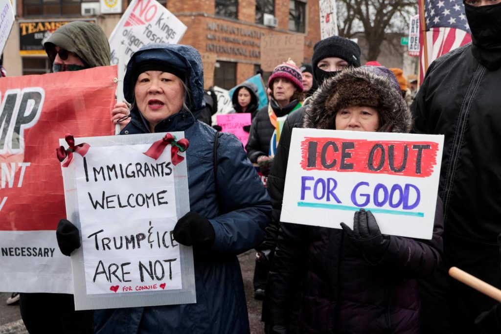 وفي ديترويت، دونالد ترامب يهين شعبه