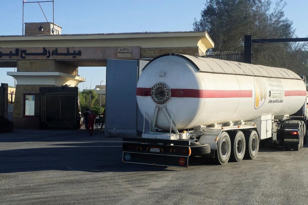 إسرائيل تعلن “إعادة فتح محدود” لمعبر رفح الحدودي بين قطاع غزة ومصر