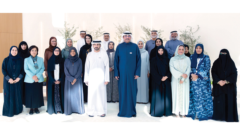 حمدان بن محمد يلتقي طلبة الإمارات الدارسين في الكويت والرعيل الأول من الخريجين