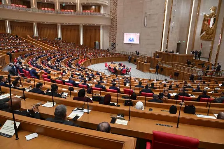 النواب الجدد يؤدون اليمين الدستورية في الجلسة الافتتاحية  (26)