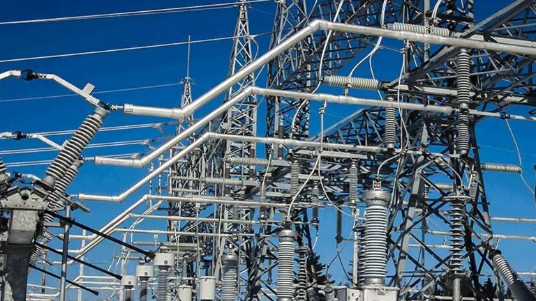 تفاصيل تعرض مهندس وفنيين للصعق عن طريق الخطأ بسوهاج