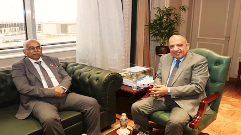 وزير الكهرباء يبحث مع نظيره السوداني دعم إعادة تأهيل الشبكات وتعزيز ال