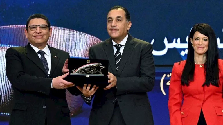 التميز الحكومي.. “الرقابة الصحية” تحصد جائزة القيادات المتميزة “فئة مد