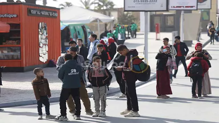 معرض الكتاب.. إقبال جماهيري في سادس أيام الافتتاح – صور