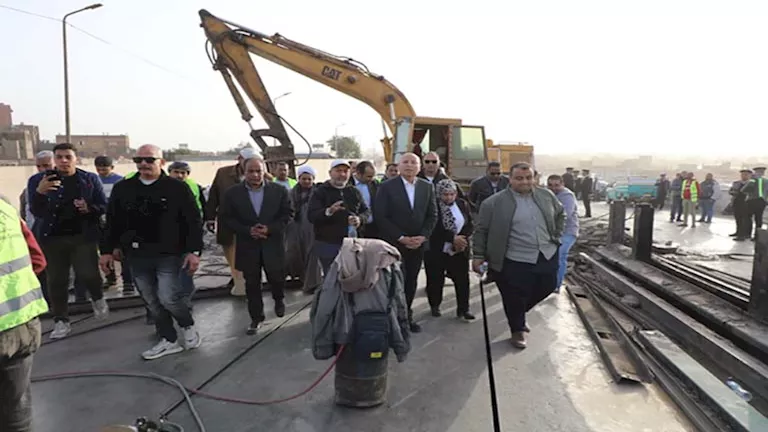 25 صورة.. بدء فك وإزالة كوبري السيدة عائشة