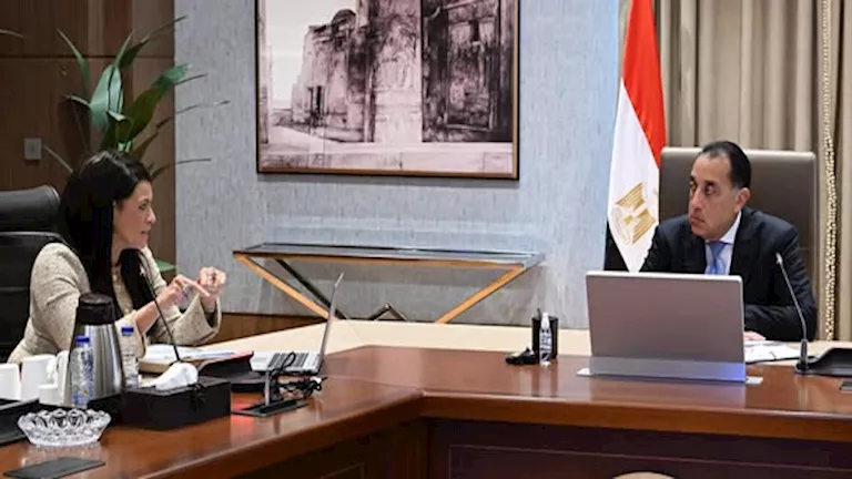 مدبولي يستعرض الإصدار الثاني من السردية الوطنية للتنمية الاقتصادية وال