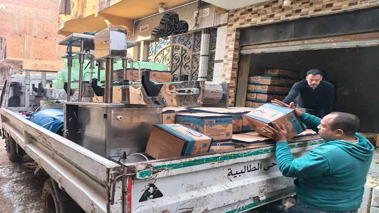 محافظة الجيزة: غلق منشأة غير مرخصة لتعبئة المياه العادية على أنها معدن