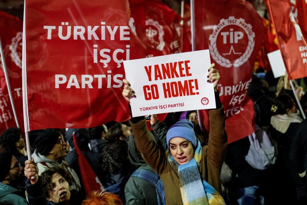 تركيا، حليفة مادورو، محرجة من التدخل الأمريكي في فنزويلا