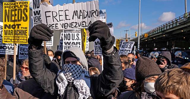 الجماعات المؤيدة للفلسطينيين تنتقد التحرك الأمريكي في فنزويلا