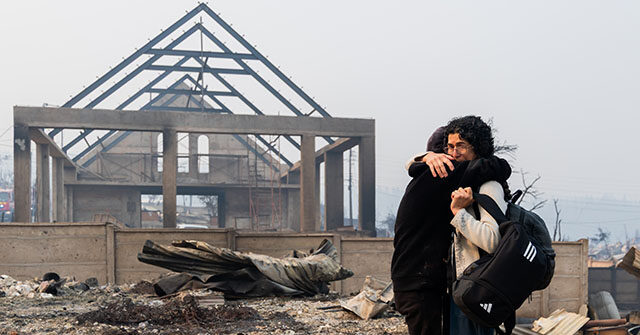 تشيلي تعتقل مشتبهاً به في حريق عمد بعد مقتل 21 شخصاً في حرائق الغابات