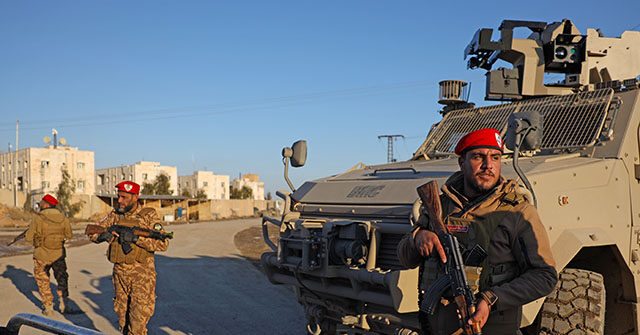 سوريا تحث الاتحاد الأوروبي على استعادة مواطنيها بعد أن هدد سجن داعش بالفوضى