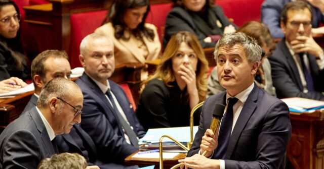 وزير العدل الفرنسي يدعو إلى وقف الهجرة لمدة ثلاث سنوات