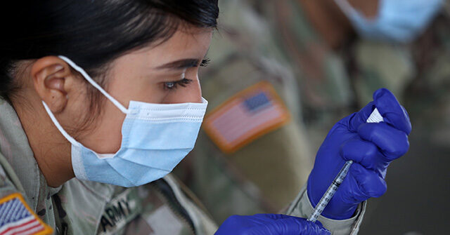 وصف أحد أفراد الحرس الوطني بأنه “متطرف محلي” لرفضه اللقاح