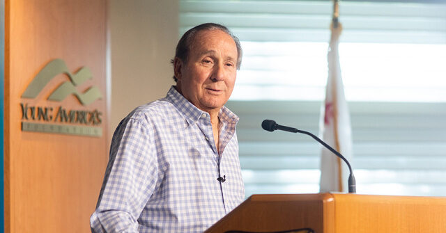 المحافظون في جميع أنحاء البلاد ينعون مايكل ريغان