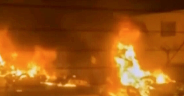 ترامب يعزز المتظاهرين الإيرانيين والولايات المتحدة مستعدة للمساعدة