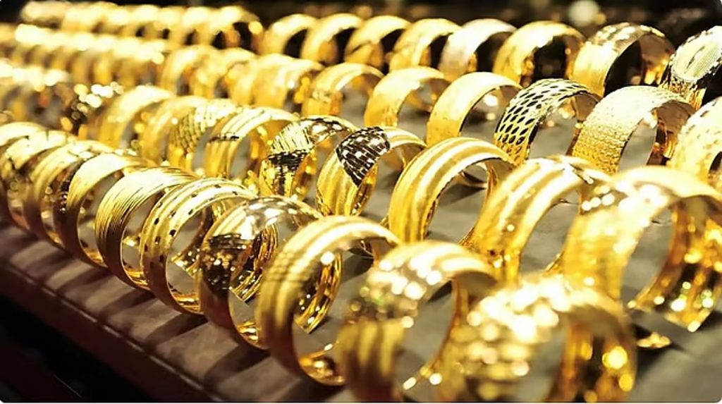 الذهب يصعد بأكثر من 1% مع زيادة الطلب على الملاذات الآمنة