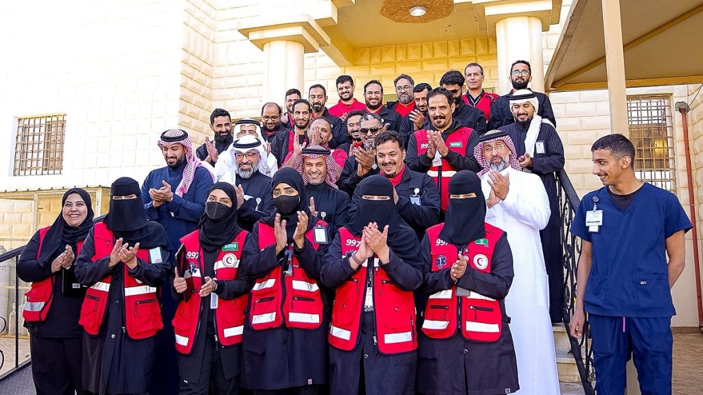 رئيس هيئة الهلال الأحمر السعودي يزور فرع منطقة الباحة ويقف على جاهزية المراكز وخطط التطوير
