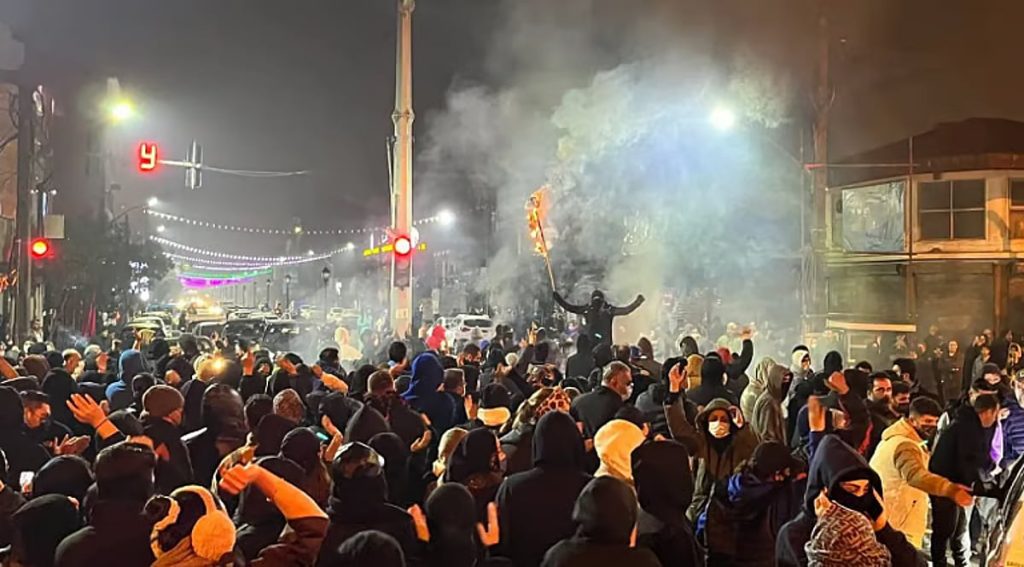 باحث: تلويح النظام الإيراني بإعدام المتظاهرين لن يجدي نفعاً