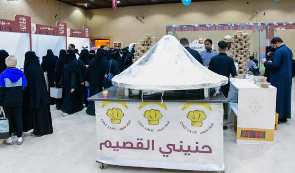 بأكثر من 80 ركنًا.. مهرجان الحنيني والأكلات الشعبية بعنيزة يجذب الزوار