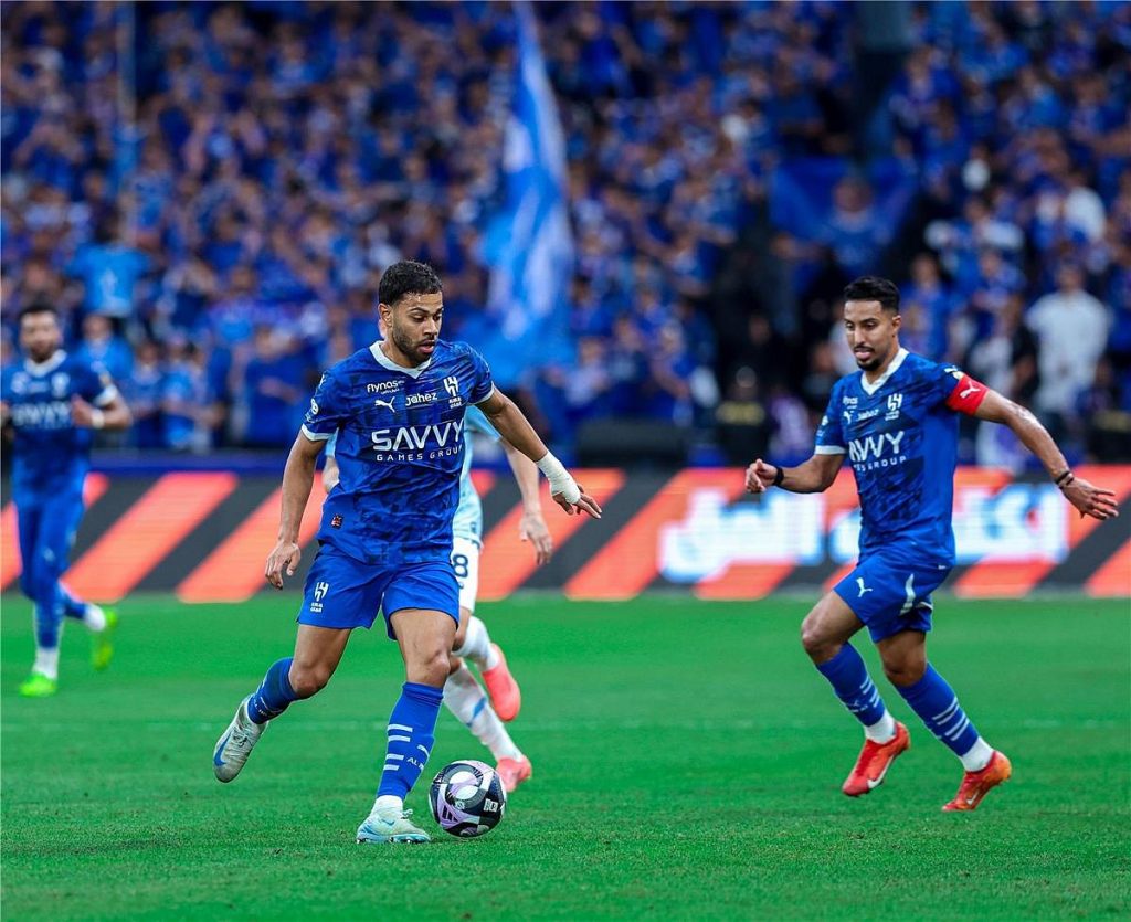 الهلال يكتسح الفيحاء برباعية ويواصل الانفراد بصدارة “دوري روشن”