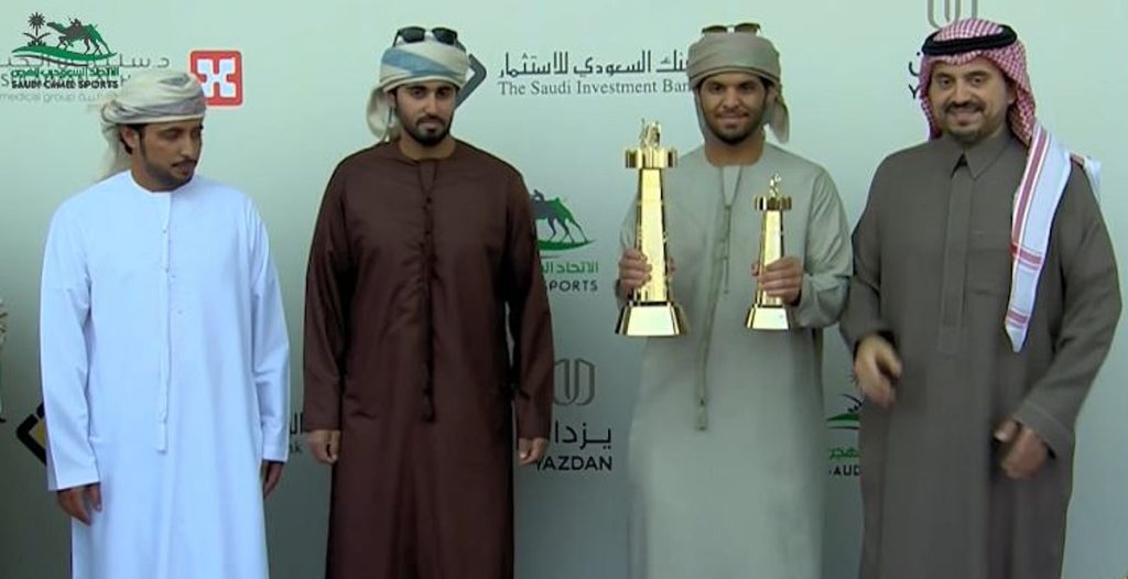 الأمير فهد بن جلوي يتوّج الفائزين في ختام منافسات الحقايق بمهرجان خادم الحرمين للهجن