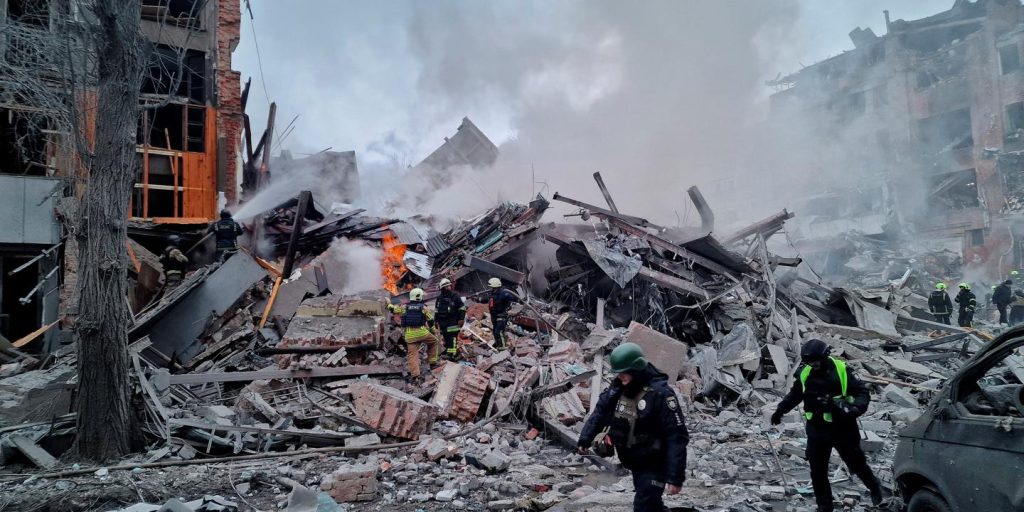 بث مباشر الحرب في أوكرانيا: هجوم على مبنى سكني ومركز تسوق من قبل الجيش الروسي في خاركيف؛ بحسب كييف، أصيب ما لا يقل عن 19 شخصًا