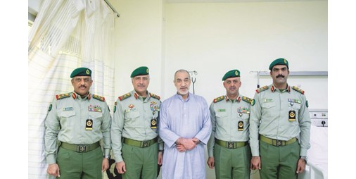 وكيل الحرس الوطني يطمئن على صحة النائب الأول